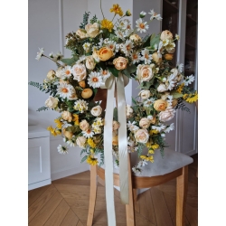 Wianek wiosenny kwiatowy na drzwi "Wanilia w kremie" 45cm